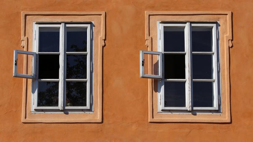 base table or view already exists - Image by Martin Pyško from Pixabay